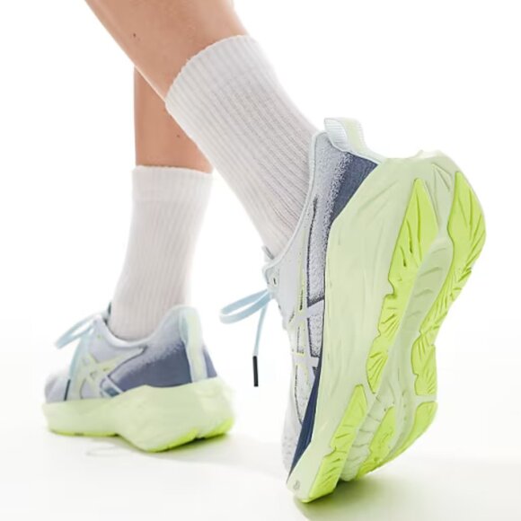 ASICS Women's NOVABLAST 4 TR Running Shoes - Picture 4 of 5